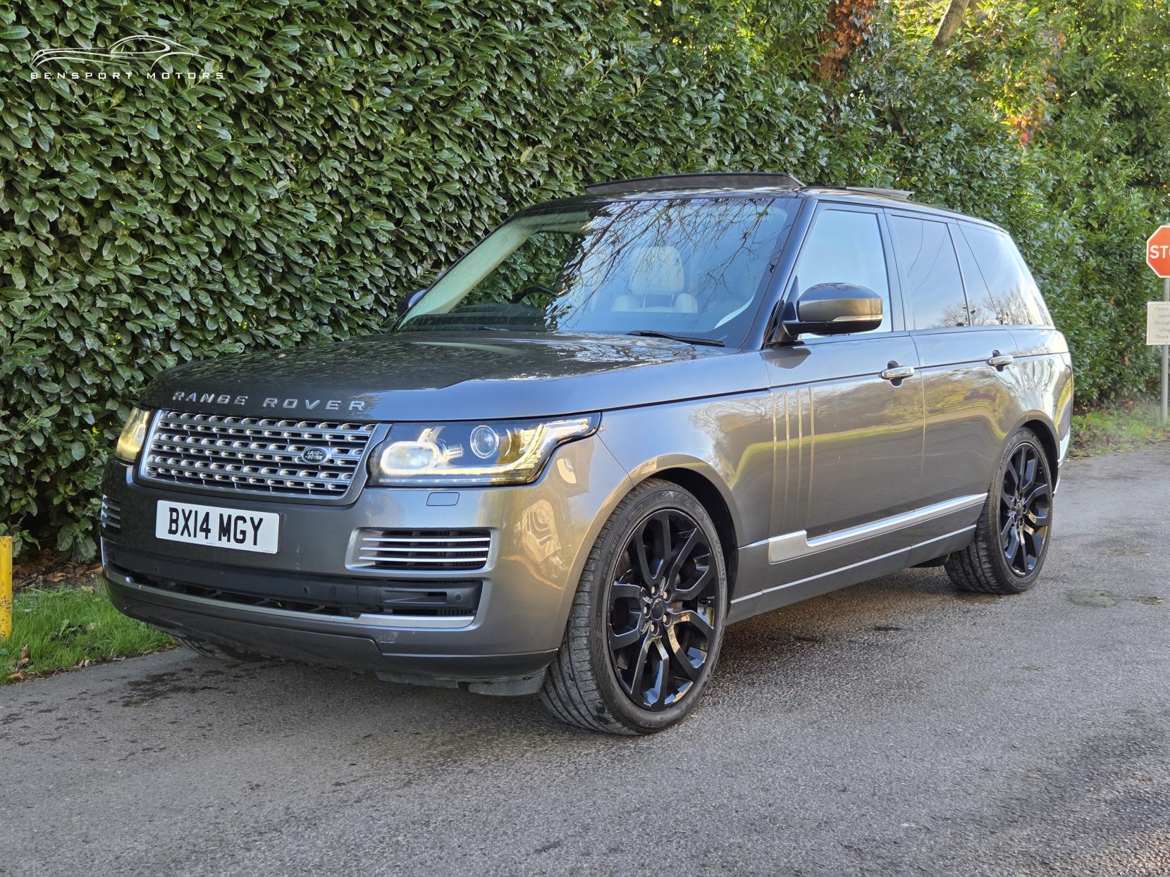 Land Rover Range Rover 4.4 SD V8 Vogue SE SUV 5dr Diesel Auto 4WD Euro 5 (339 ps)