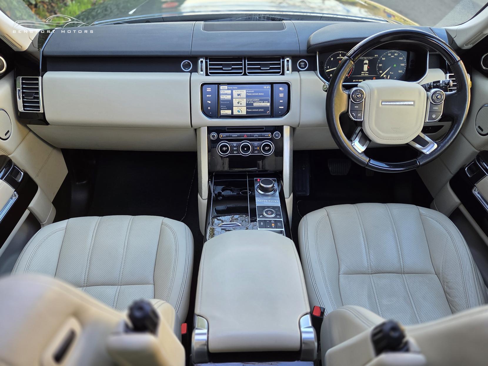 Land Rover Range Rover 4.4 SD V8 Vogue SE SUV 5dr Diesel Auto 4WD Euro 5 (339 ps)