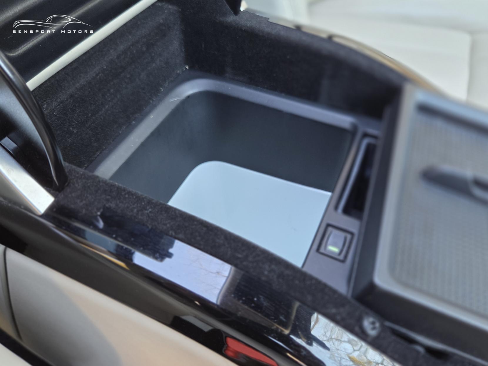 Land Rover Range Rover 4.4 SD V8 Vogue SE SUV 5dr Diesel Auto 4WD Euro 5 (339 ps)