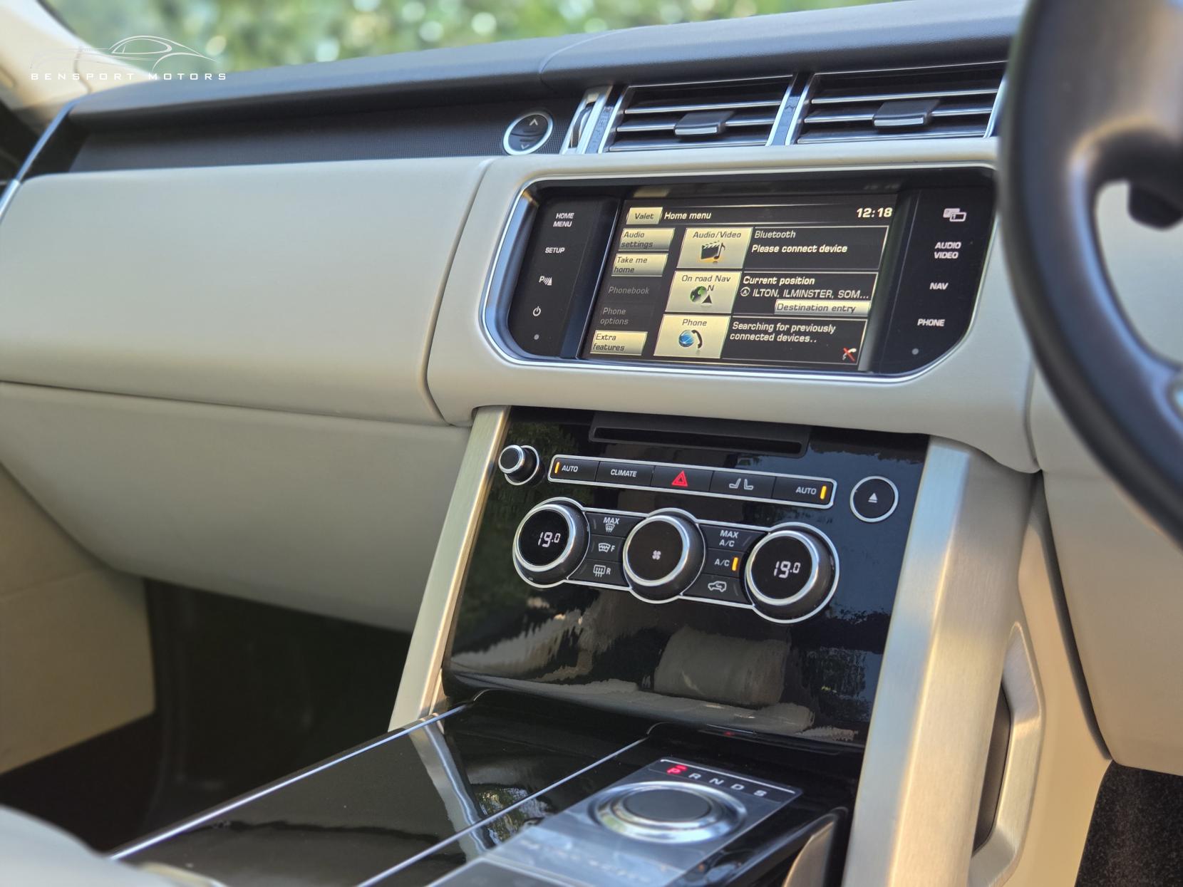 Land Rover Range Rover 4.4 SD V8 Vogue SE SUV 5dr Diesel Auto 4WD Euro 5 (339 ps)