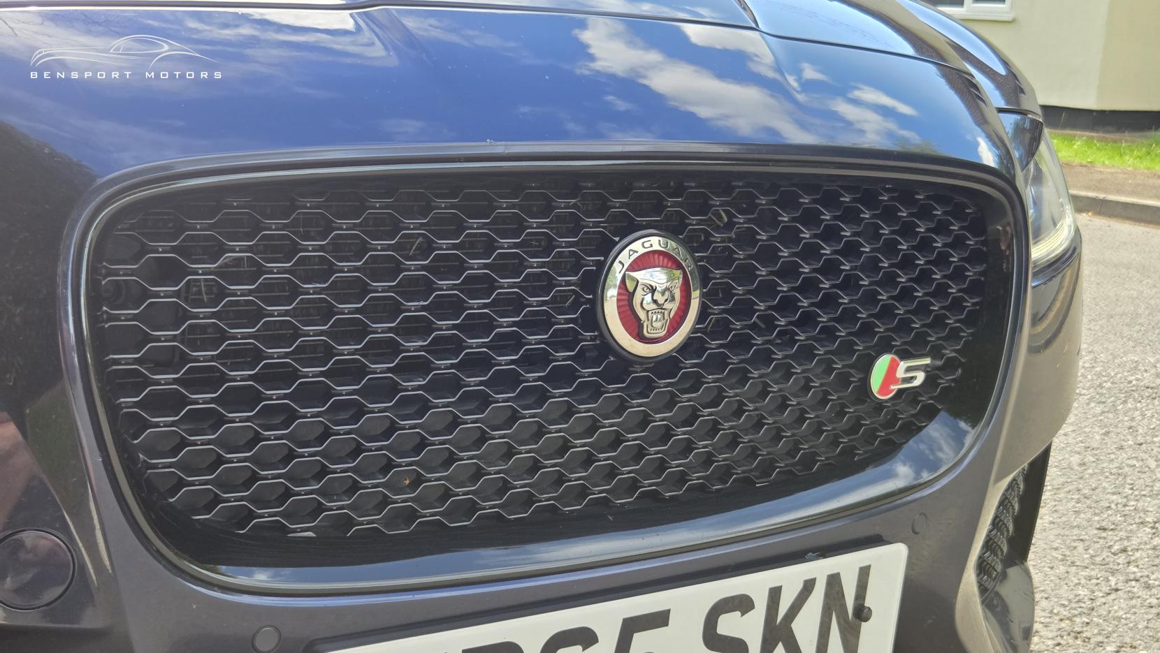 Jaguar XF 3.0d V6 S Saloon 4dr Diesel Auto Euro 6 (s/s) (300 ps)