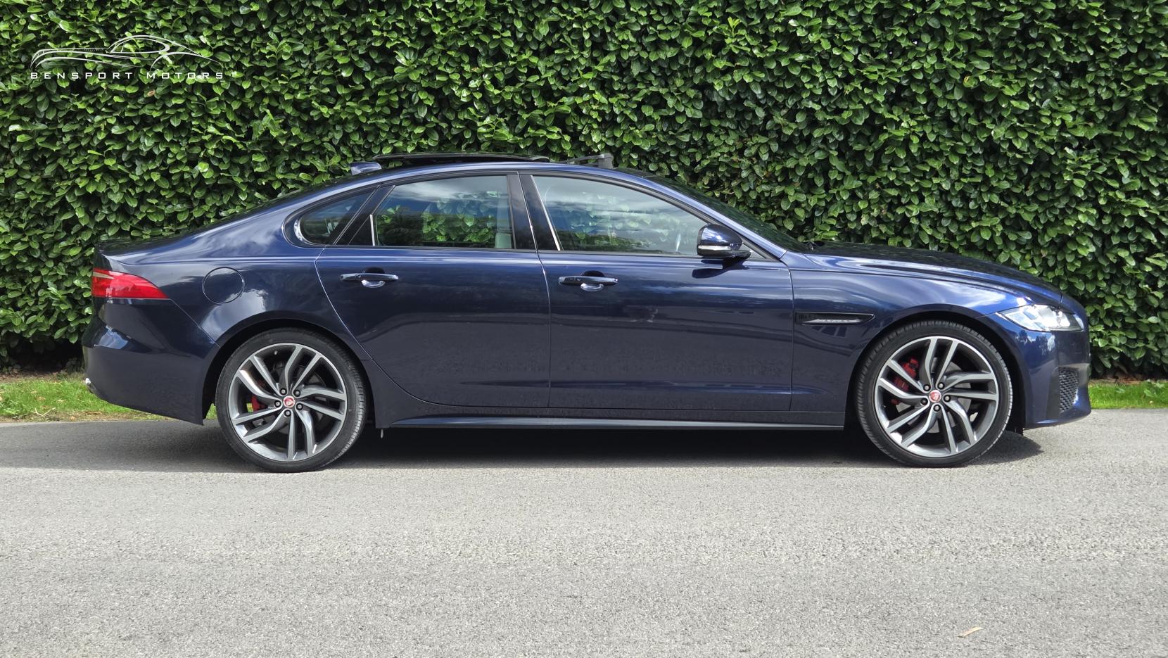 Jaguar XF 3.0d V6 S Saloon 4dr Diesel Auto Euro 6 (s/s) (300 ps)