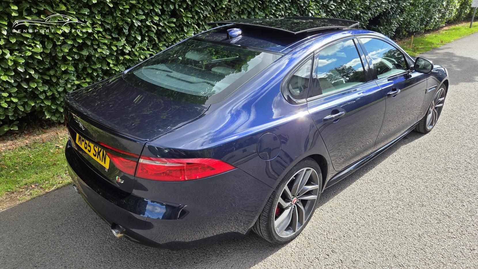 Jaguar XF 3.0d V6 S Saloon 4dr Diesel Auto Euro 6 (s/s) (300 ps)