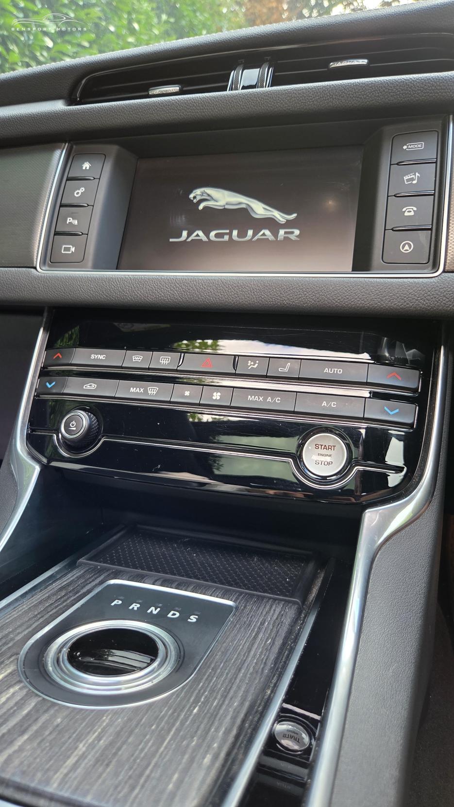 Jaguar XF 3.0d V6 S Saloon 4dr Diesel Auto Euro 6 (s/s) (300 ps)