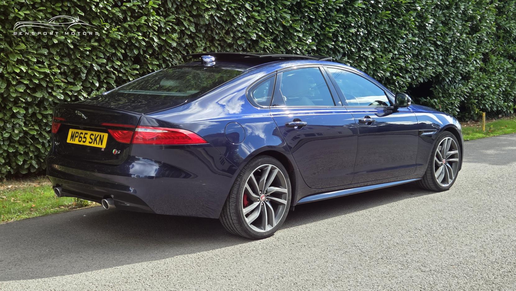 Jaguar XF 3.0d V6 S Saloon 4dr Diesel Auto Euro 6 (s/s) (300 ps)